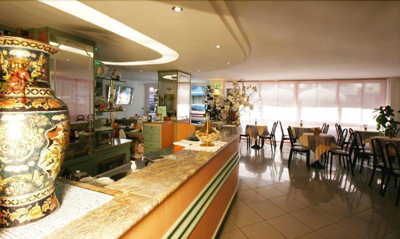 Hotel Oregon Ρίμινι Εξωτερικό φωτογραφία