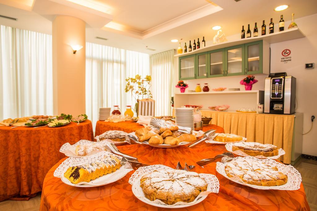 Hotel Oregon Ρίμινι Εξωτερικό φωτογραφία