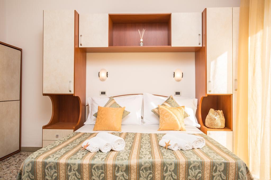 Hotel Oregon Ρίμινι Εξωτερικό φωτογραφία